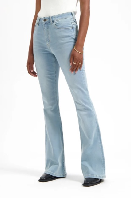 Kuyichi Damen vegan Flared Jeans Lisette Overdye